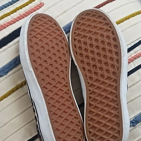 Vans Black Floral Slip-On Shoes - Picture 3 of 4